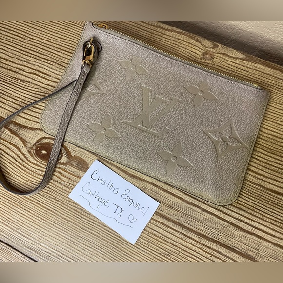 Louis Vuitton Handbags - Louis Vuitton Neverfull MM Pouch Authentic